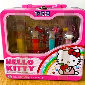 Hello Kitty PEZ collectible (4) dispensers lunchbx